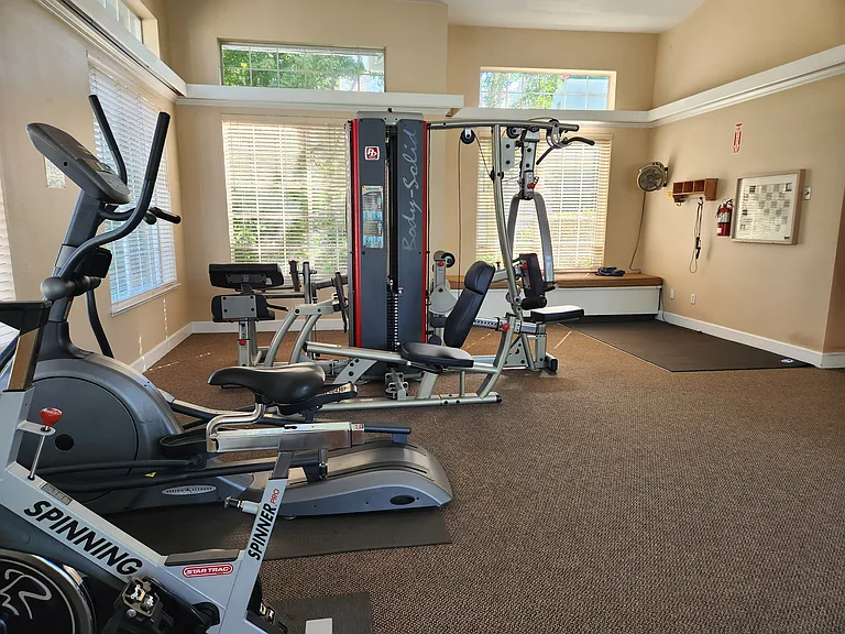 539 Torrey Pine Ln — Photo 35