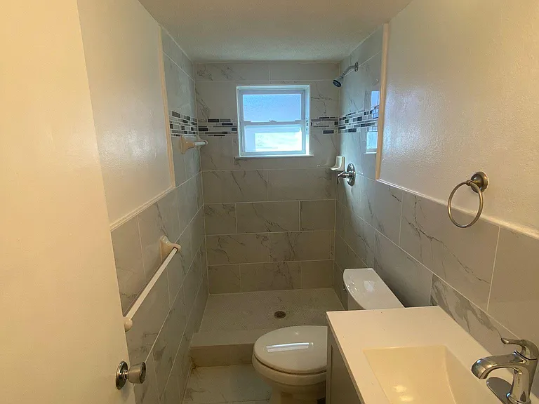 9105 Hermitage Ln — Photo 9