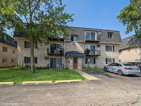2nd image of 1313 N Baldwin Ct Unit 3D