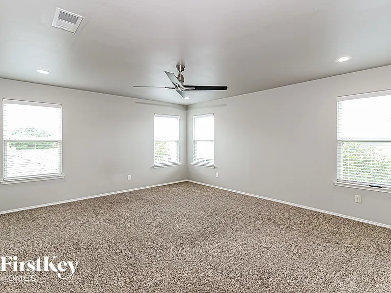 2209 Windsor Farms Dr — Photo 10