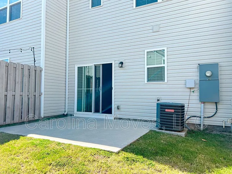 415 Huntingdale Pl — Photo 12