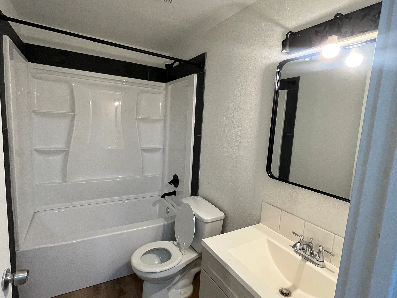 2 bed, 850 sqft, $1,550 — Photo 3