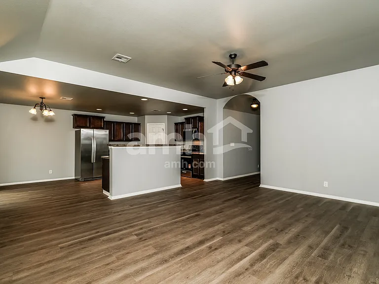 2613 W Huntsville St — Photo 7
