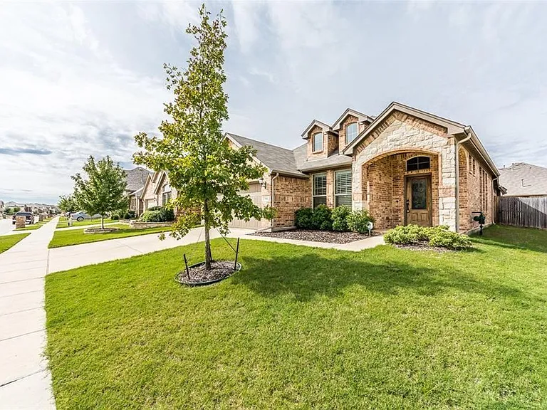 508 Cypress Hill Dr — Photo 3