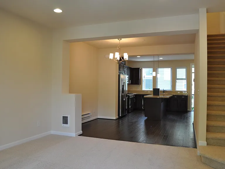 2544 NE Mulberry Walk — Photo 6
