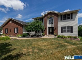 2212 Andrew Ct, Bettendorf, IA 52722