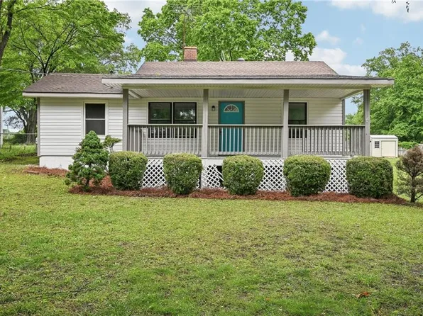 6648 Florence Dr, Lithia Springs, GA 30122