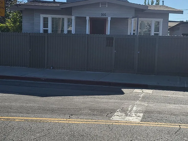 French Ave — Photo 1