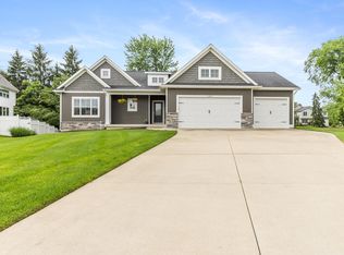 1422 Crystalline Dr SE, Caledonia, MI 49316