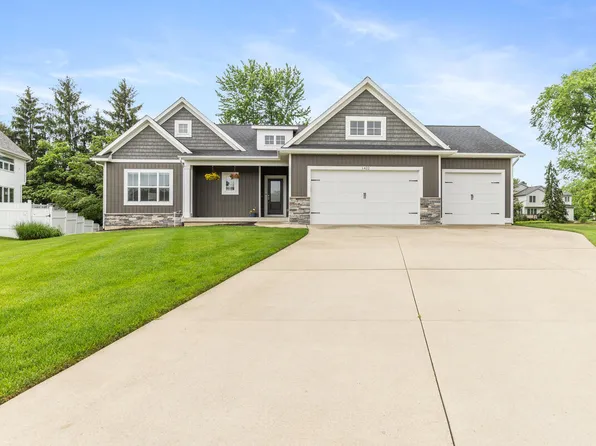 1422 Crystalline Dr SE, Caledonia, MI 49316