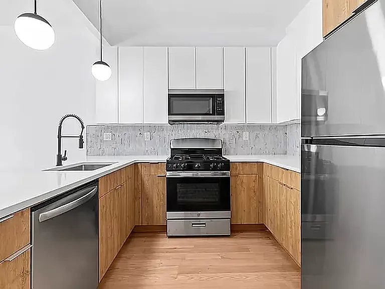 1179 Putnam Ave #2 — Photo 3