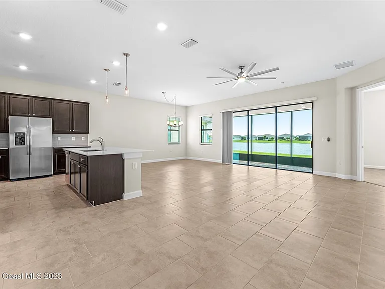 2323 Great Belt Cir — Photo 10