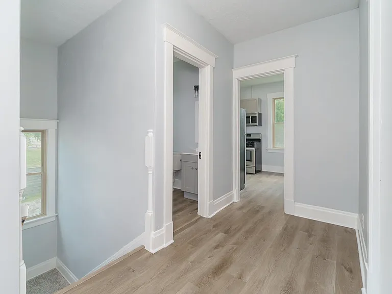 329 W 21st St — Photo 3