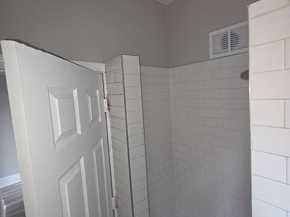 5th image of 304 V St NE APT 2