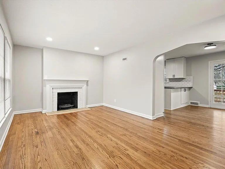 5205 Juniper Dr — Photo 2