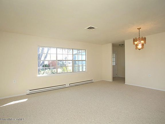 3rd image of 1043B Aberdeen Dr