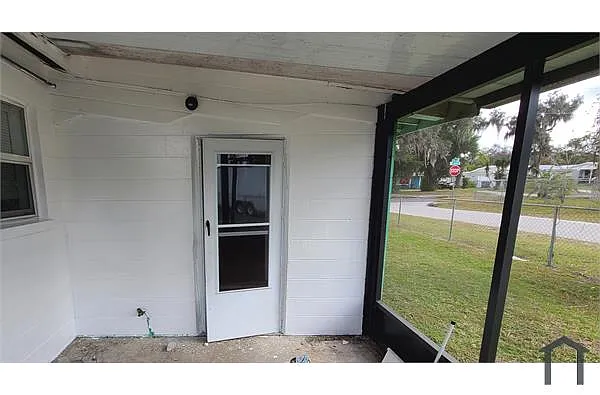 Building Photo - 902 N Ruth Ave #902