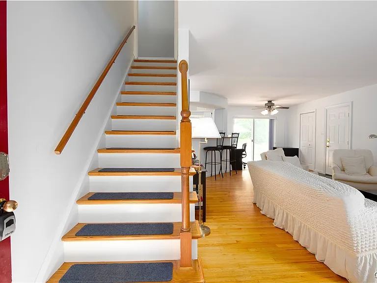 871 Franklin St — Photo 19