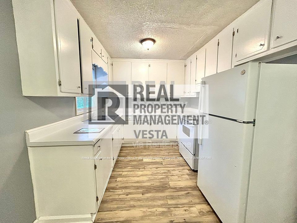 1st image of 2403 N Groveland Cir