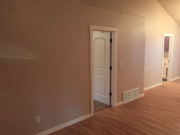 4th image of 387 E Many Lakes Dr