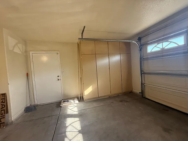 13425 Spring Valley Pkwy — Photo 36