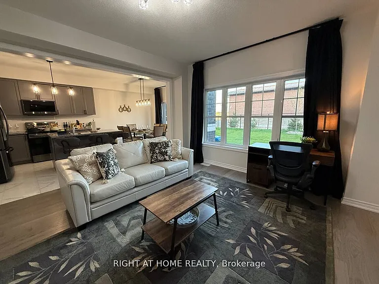28 Federica Cres — Photo 16