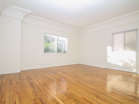 2nd image of 350 N Orange Grove Ave #1