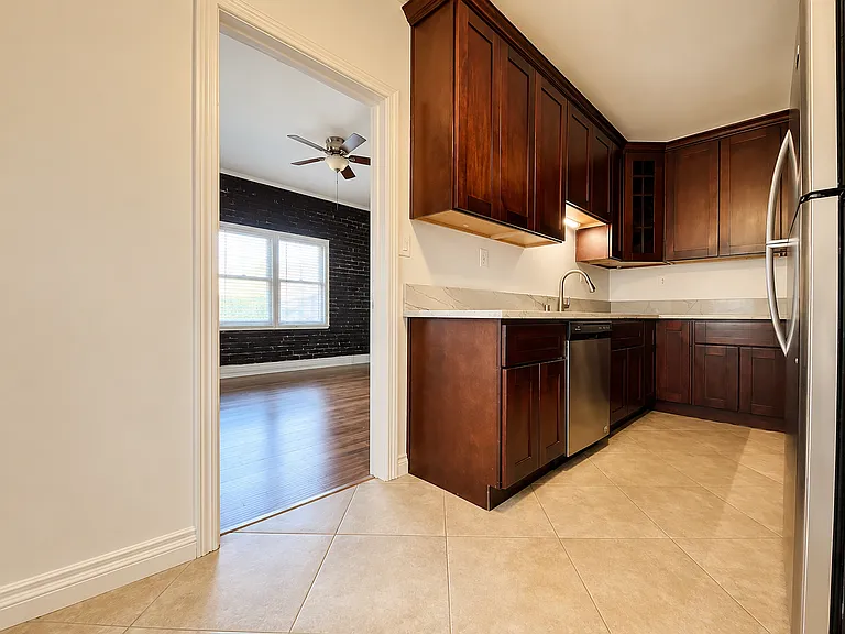 800 Las palmas LLC — Photo 5