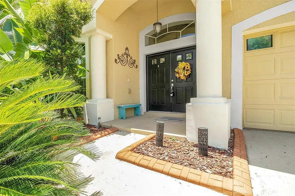 4 bed, 3.0 bath, 2729 sqft, $3,800 — Photo 3