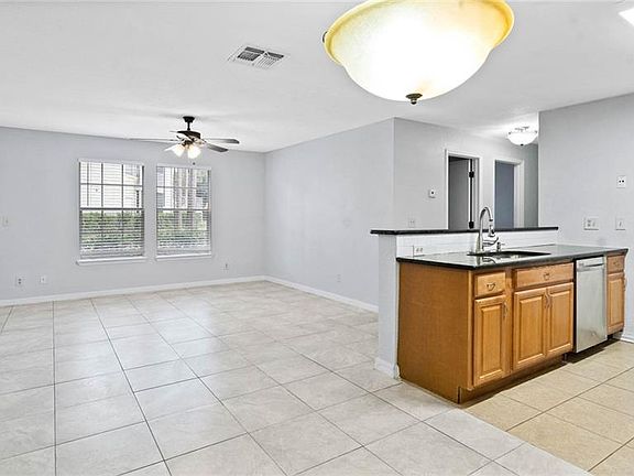 3rd image of 6010 Westgate Dr APT 102