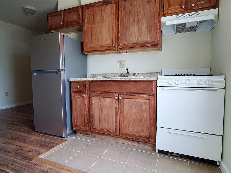 Kitchen/ eating area