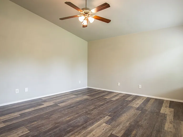 15316 Nightshade Dr — Photo 16