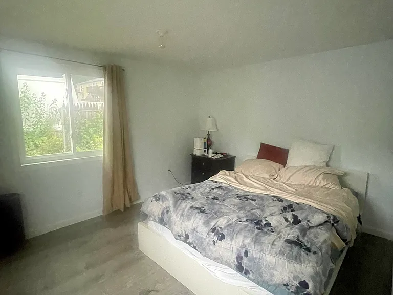 28 Elena St #1R — Photo 5