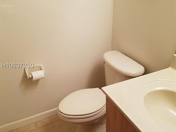 4th image of 3732 N University Dr #B-2