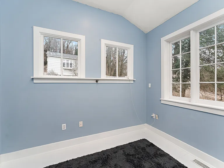732 Orchard Ter — Photo 32
