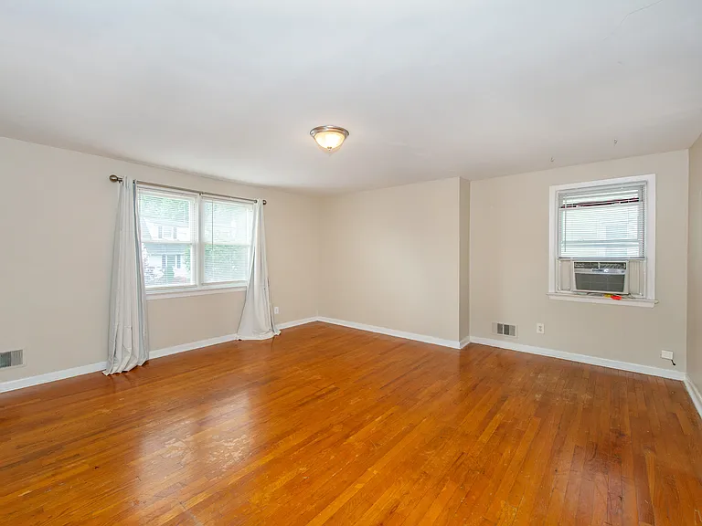 56 Corabelle Ave #2 — Photo 7