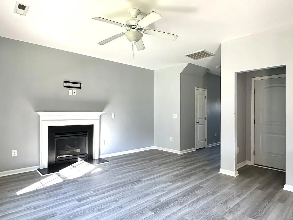 717 Bellingham Way — Photo 4