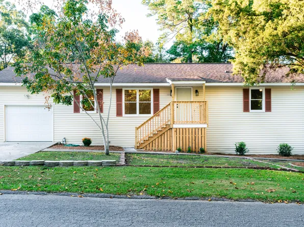 1106 Ruth Landolina Dr, Hanahan, SC 29410
