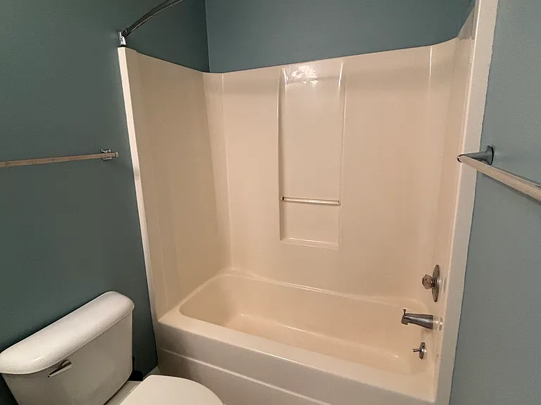 4388 Daphne Ln #F — Photo 8