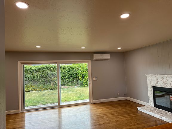 3rd image of 4561 Mimosa Dr
