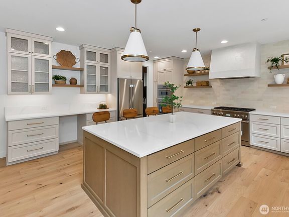 4th image of 10208 174th Avenue E