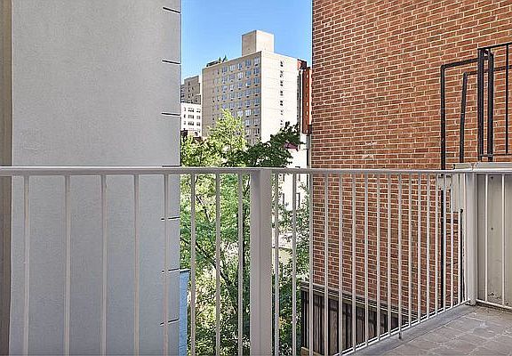 3rd image of 157 Lexington Ave #5L