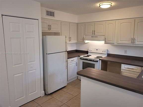 3rd image of 4509 Treehouse Ln #F