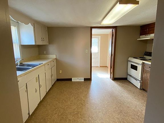 5th image of 1009 Linden St