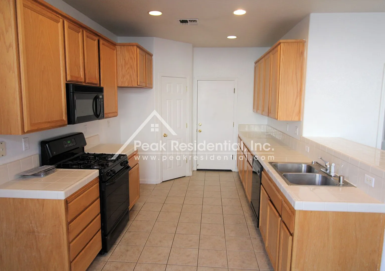Natomas Area 3bd/2.5ba House with 2 Car Garage — Photo 4
