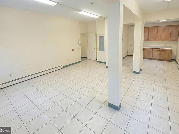4th image of 846 E Market St