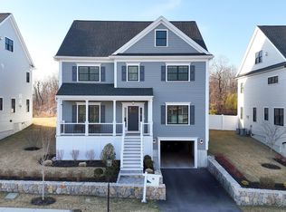 7 Starling St, West Roxbury, MA 02132