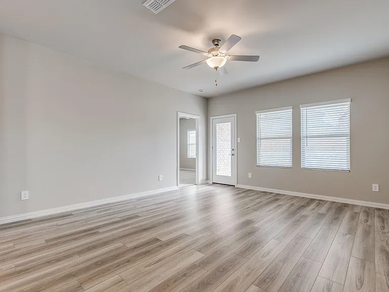 4805 Everly Ct — Photo 13