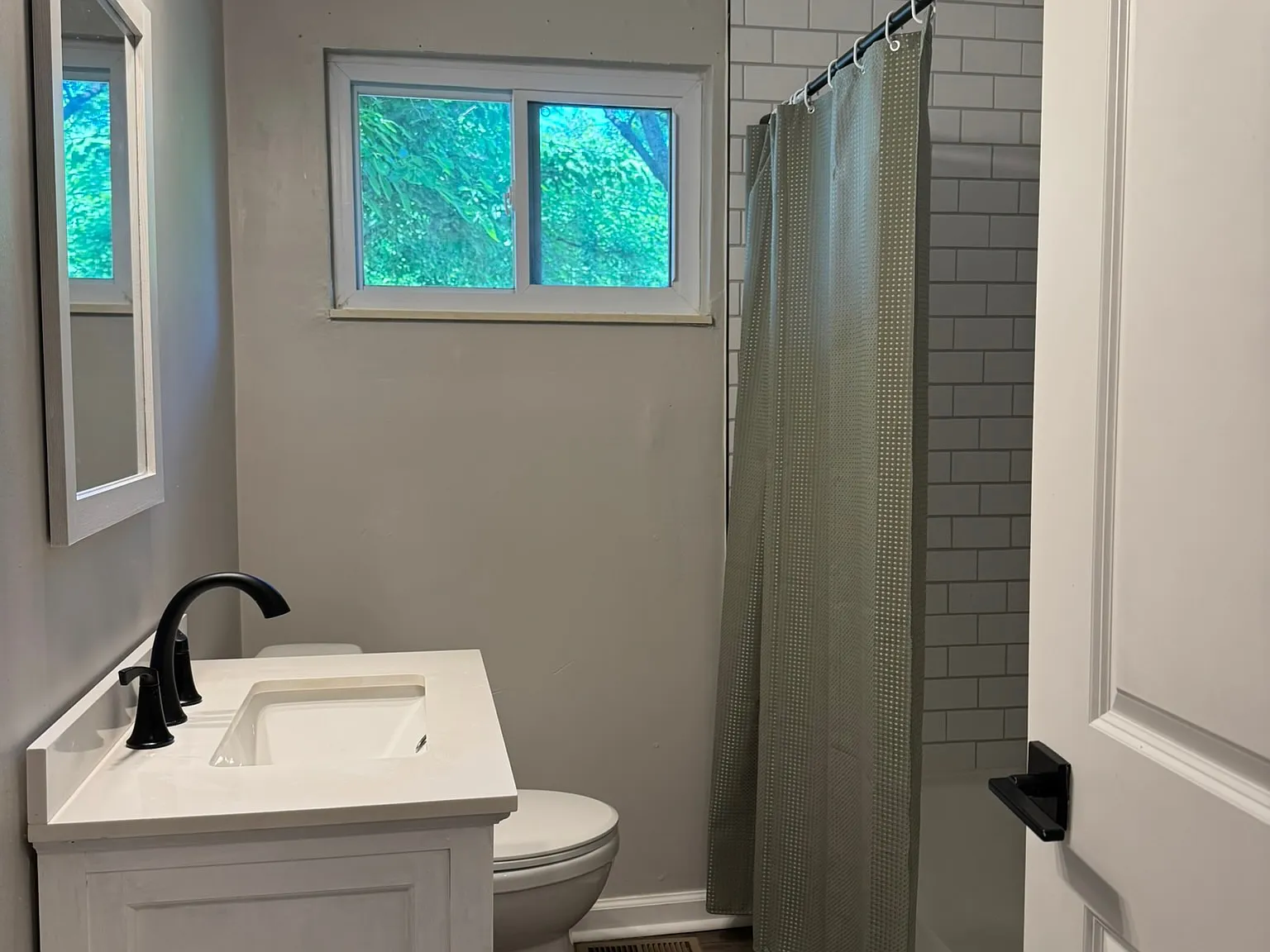 3 bed, 864 sqft, $1,795 — Photo 3