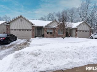 4 Musket Ct, Le Claire, IA 52753